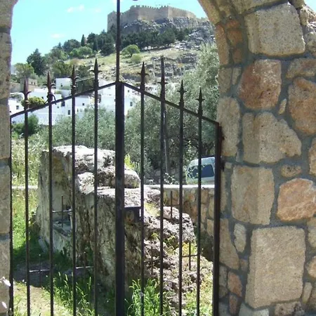 Vakantiehuis Charming Traditional 1-Bed House In Rhodes Rhodes City